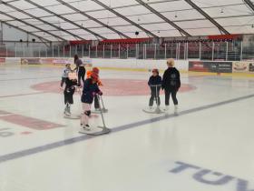 kinderr_beim_eislaufen.jpg