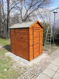 Fertiger neuer Schuppen f&uuml;r die Sitzpolster der Palettensitzecke