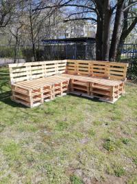 Sitzecke aus Euro Paletten