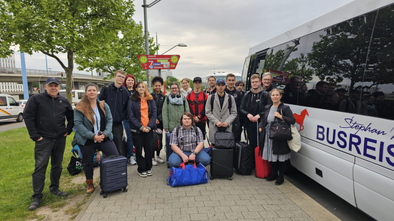 vor der Abreise mit dem Reisebus